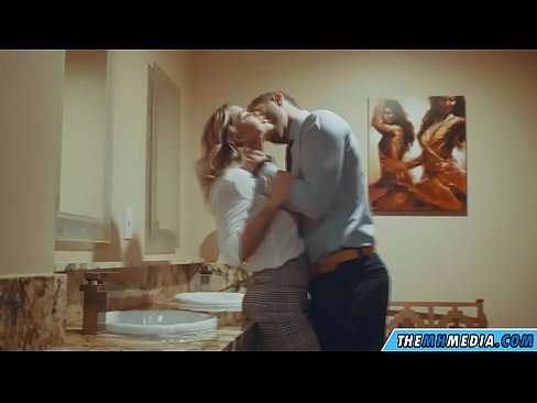 ❤️ As in busty blonde jo ferliedt yn in iepenbier toilet ❤ Kwaliteitsseks by ús fy.hochu-sex-tomsk.ru ❌️❤